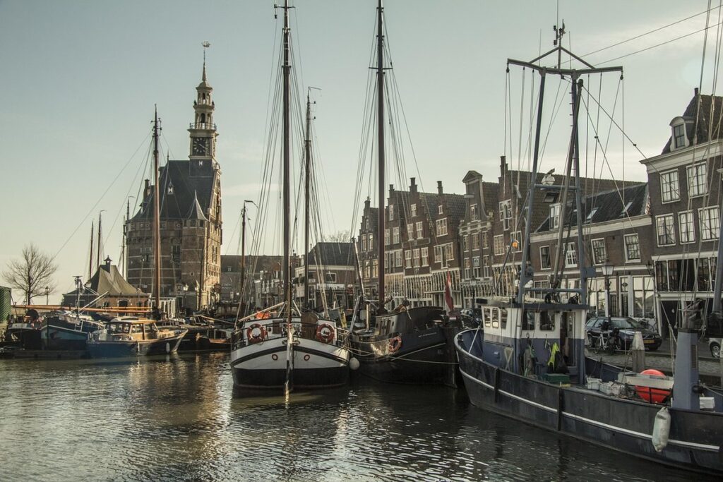 holland country language