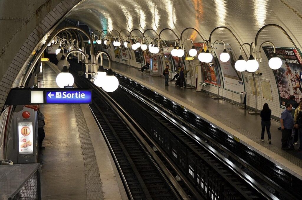 paris metro underground