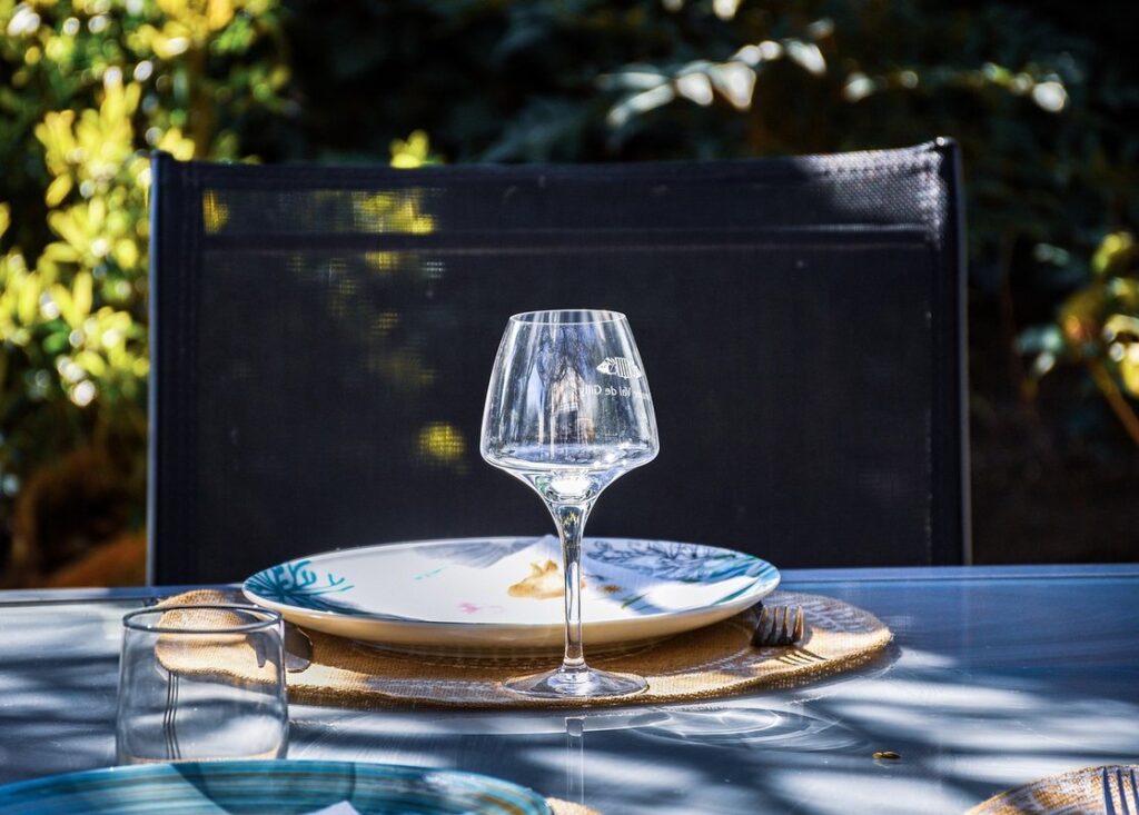 table manners in france