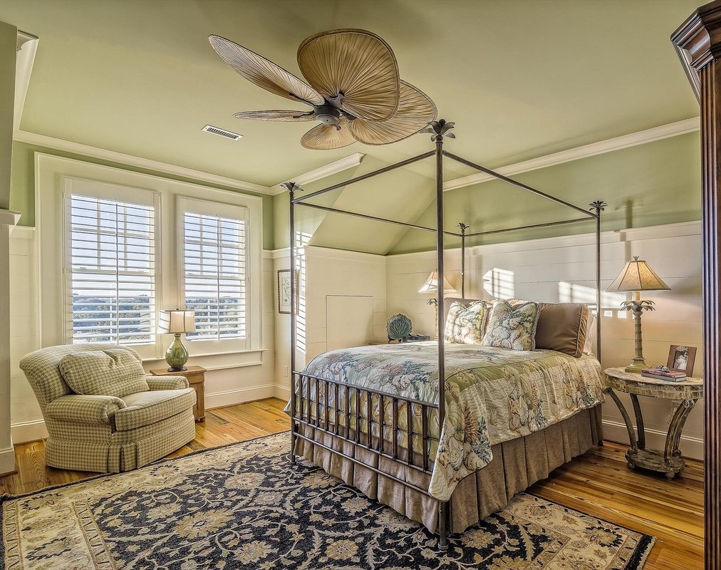 Canopy bed Parisian