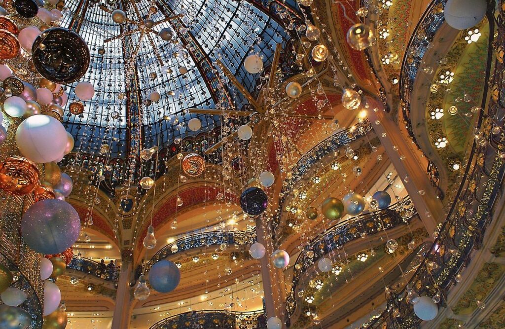 paris christmas decorations